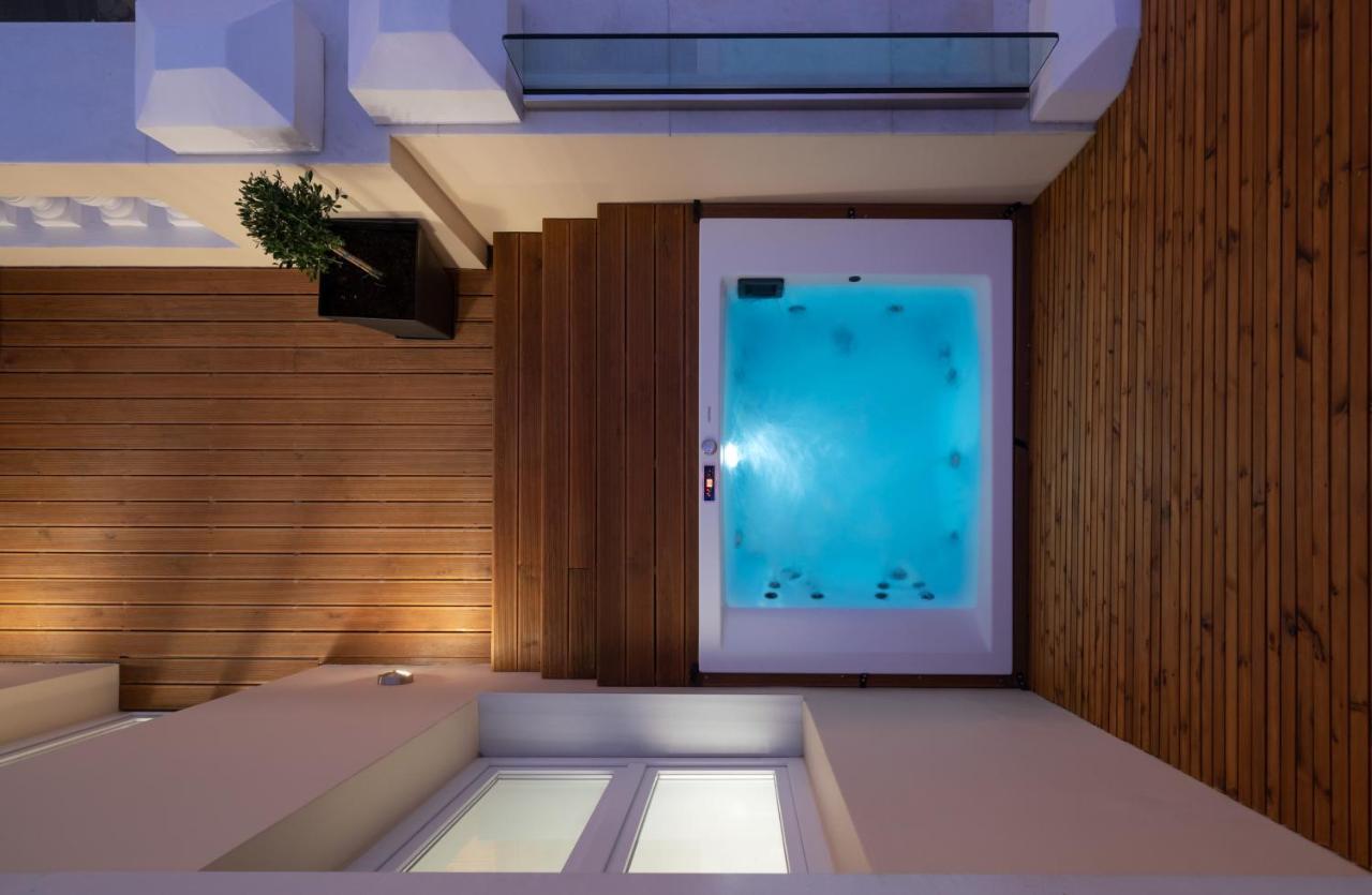 Praxitelous Luxury Suites เอเธนส์ ภายนอก รูปภาพ