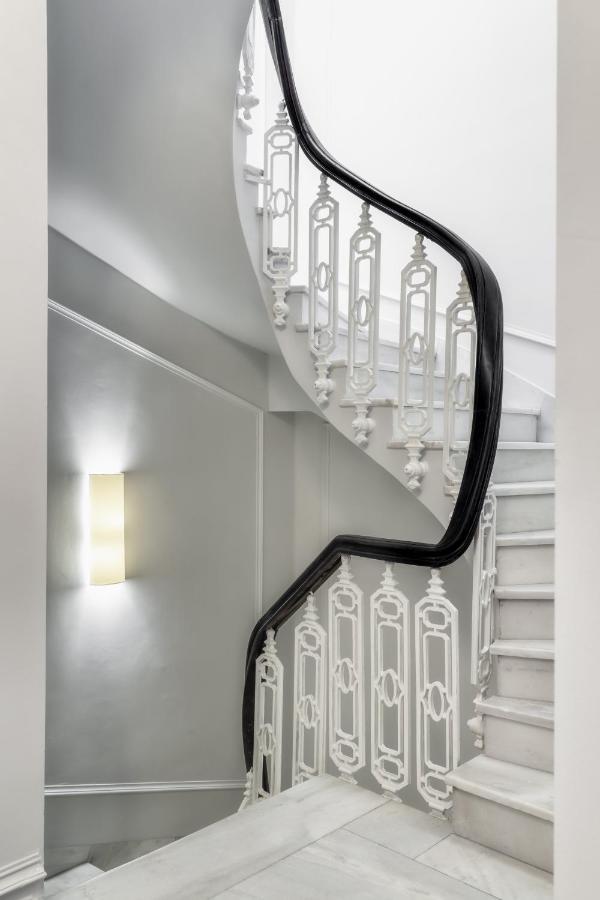Praxitelous Luxury Suites เอเธนส์ ภายนอก รูปภาพ
