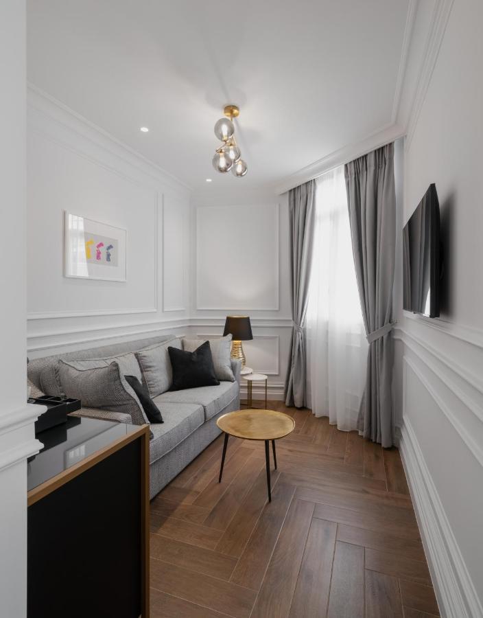 Praxitelous Luxury Suites เอเธนส์ ภายนอก รูปภาพ