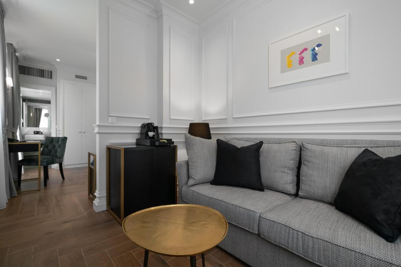 Praxitelous Luxury Suites เอเธนส์ ภายนอก รูปภาพ